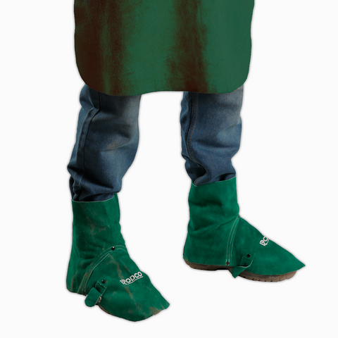 Cubre botas de cuero para soldador verde.